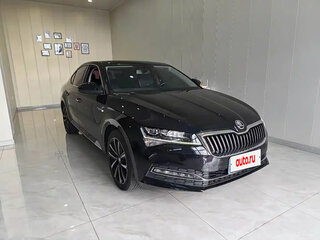 2023 Skoda Superb III Рестайлинг, чёрный, 1900000 рублей, вид 3