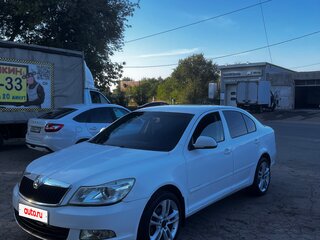 2011 Skoda Octavia II (A5) Рестайлинг, белый, 420000 рублей, вид 1