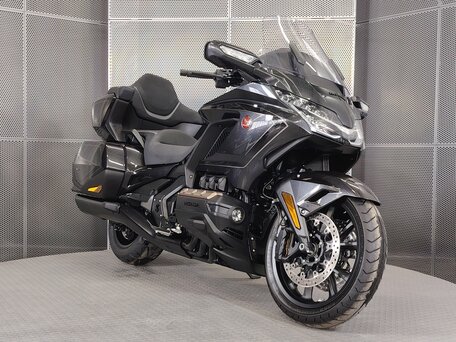 2026 Honda GL 1800 Gold Wing, чёрный, 3899000 рублей, вид 2
