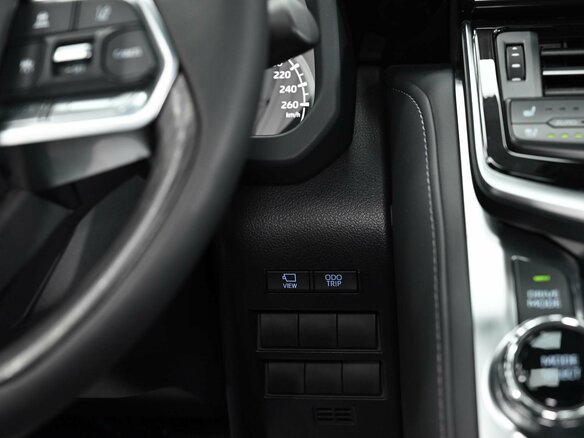2023 Toyota Land Cruiser 300 Series, чёрный, 9900000 рублей - вид 16