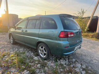 2001 Nissan Liberty, зелёный, 210000 рублей, вид 3