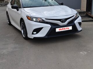 2019 Toyota Camry US Market VIII (XV70), белый, 2350000 рублей, вид 3