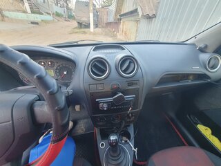 2007 Ford Fiesta Mk5, красный, 420000 рублей, вид 4