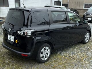 2022 Toyota Sienta II Рестайлинг, чёрный, 1000000 рублей, вид 3
