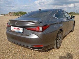 2021 Lexus ES 250 VII Рестайлинг, серый, 4680000 рублей, вид 3