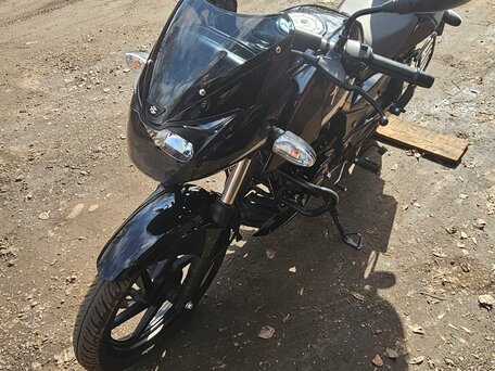 2021 Bajaj Pulsar 180, чёрный, 160000 рублей, вид 3