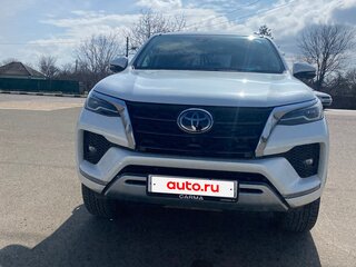 2024 Toyota Fortuner II Рестайлинг, белый, 7200000 рублей, вид 1