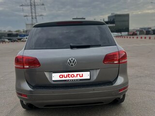 2011 Volkswagen Touareg II, серый, 1690000 рублей, вид 4