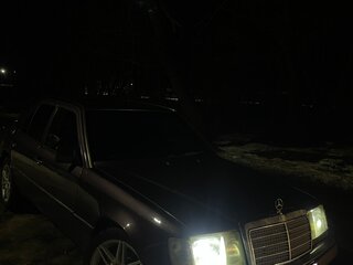 1992 Mercedes-Benz W124 230 5-speed, фиолетовый, 220000 рублей, вид 1