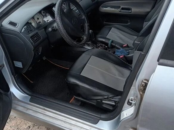 2005 Mitsubishi Lancer IX Рестайлинг, серебристый, 400000 рублей - вид 9