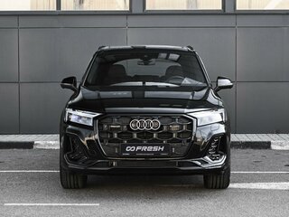 2025 Audi Q7 45 TFSI II (4M) Рестайлинг 2, чёрный, 9329000 рублей, вид 3