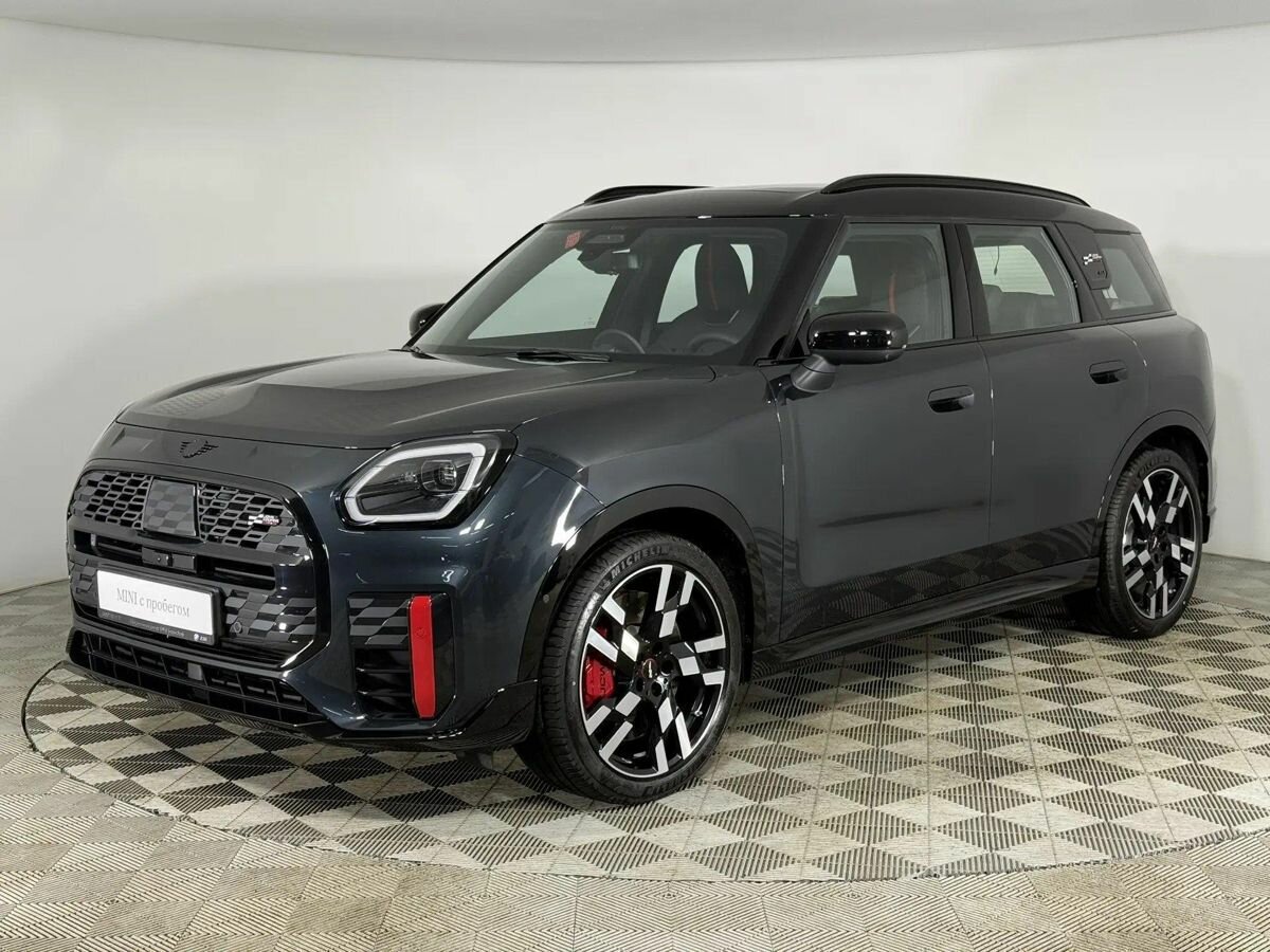 Открыть фотографии: Mini Countryman III