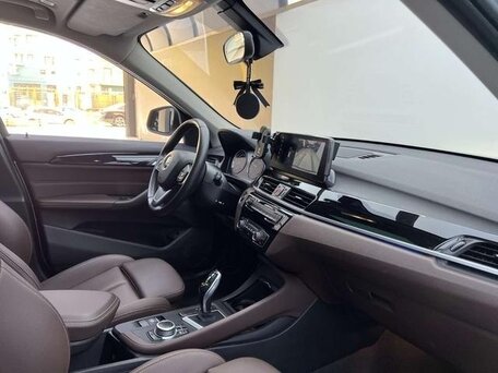 2021 BMW X1 18i sDrive II (F48) Рестайлинг, серый, 2050000 рублей, вид 5