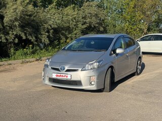 2011 Toyota Prius III (XW30), серебристый, 1090000 рублей, вид 2