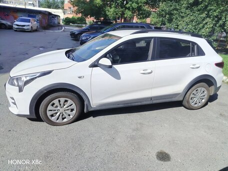2021 Kia Rio X IV Рестайлинг, белый, 1411000 рублей, вид 3