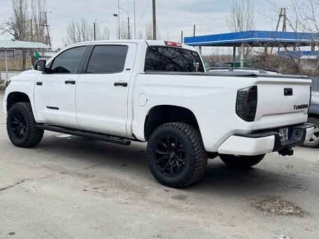 2014 Toyota Tundra CrewMax II Рестайлинг, белый, 5000000 рублей, вид 5