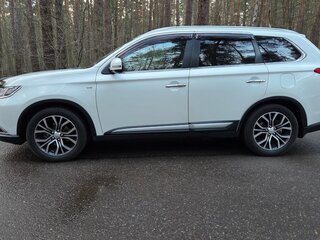 2016 Mitsubishi Outlander III Рестайлинг 2, белый, 2549990 рублей, вид 3