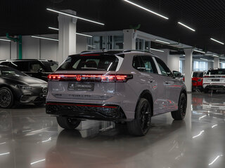 2026 Volkswagen Tiguan L Pro III (China Market), серый, 5250000 рублей, вид 5