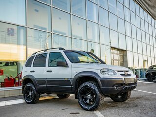 2017 Chevrolet Niva I Рестайлинг, белый, 898000 рублей, вид 1