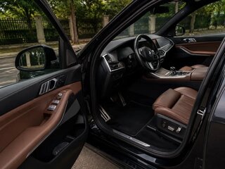 2019 BMW X7 40i I (G07), чёрный, 5300000 рублей, вид 5