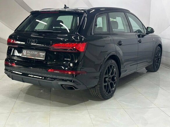 2025 Audi Q7 45 TFSI II (4M) Рестайлинг 2, чёрный - вид 4