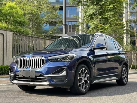 2022 BMW X1 18i sDrive II (F48) Рестайлинг, синий, 2400000 рублей, вид 1