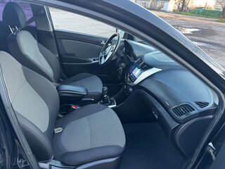 2012 Hyundai Solaris I, чёрный, 655000 рублей, вид 5