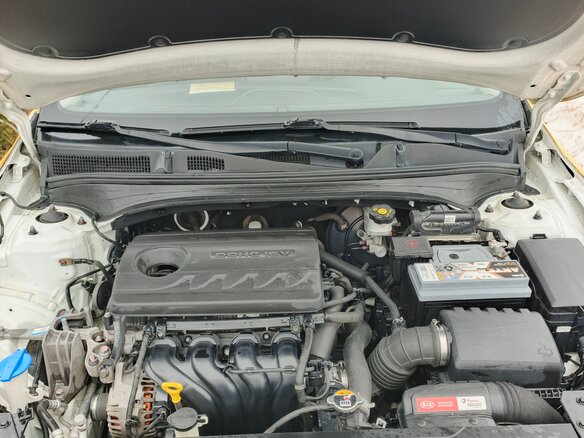 2021 Kia Cerato IV, жёлтый, 995000 рублей - вид 9