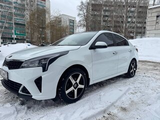 2021 Kia Rio IV Рестайлинг, белый, 1900000 рублей, вид 1