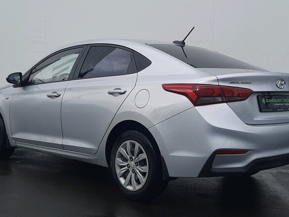 2018 Hyundai Solaris II, серебристый, 1200000 рублей - вид 6