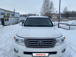 2014 Toyota Land Cruiser 200 Series Рестайлинг 1, белый, 3500000 рублей, вид 3