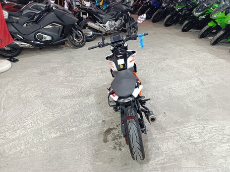 2017 KTM 390 Duke, белый, 440000 рублей, вид 5