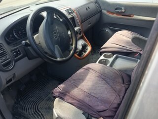 2005 Kia Carnival I Рестайлинг, серебристый, 300000 рублей, вид 3