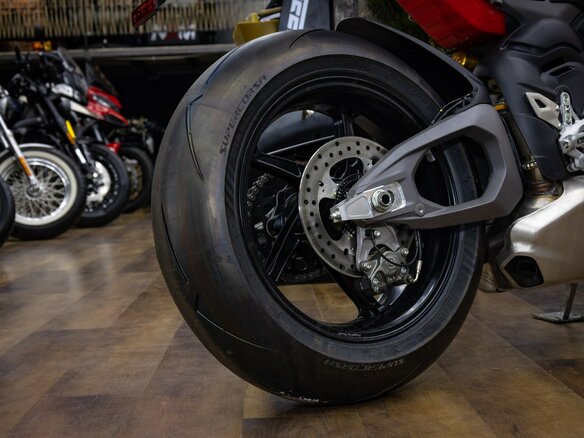2026 Ducati Panigale V4, красный, 3790000 рублей - вид 18