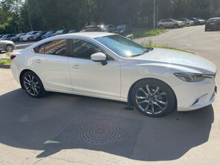 2017 Mazda 6 III (GJ) Рестайлинг, белый, 2500000 рублей, вид 3