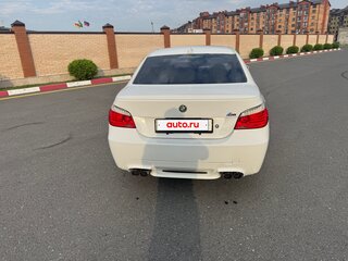 2004 BMW 5 серии 525i V (E60/E61), белый, 820000 рублей, вид 5