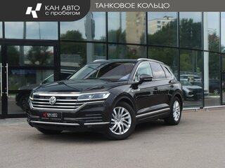 2018 Volkswagen Touareg III, коричневый, 4290000 рублей, вид 1