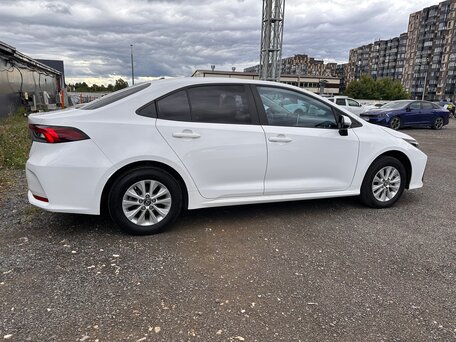 2020 Toyota Corolla XII (E210), белый, 1750000 рублей, вид 4