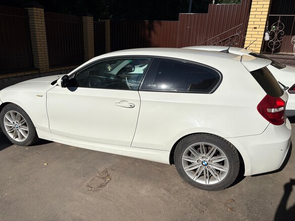 2010 BMW 1 серии 116i I (E81/E82/E87/E88) Рестайлинг, белый, 650000 рублей - вид 8