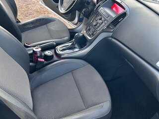 2013 Opel Astra J Рестайлинг, серебристый, 750000 рублей, вид 4