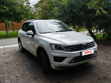 2015 Volkswagen Touareg II Рестайлинг, белый, 2470000 рублей, вид 2