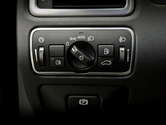2014 Volvo XC70 II Рестайлинг, белый - вид 26