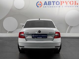 2017 Skoda Octavia III (A7) Рестайлинг, белый, 1474000 рублей, вид 4