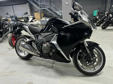 2011 Honda VFR 1200, чёрный, 720000 рублей, вид 2