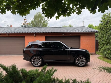 2024 Land Rover Range Rover P400 MHEV V, чёрный, 13600000 рублей, вид 4