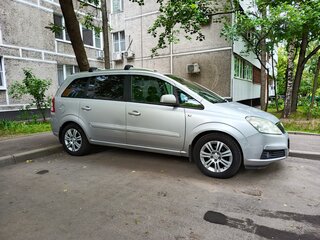 2012 Opel Zafira B Рестайлинг, серебристый, 600000 рублей, вид 2