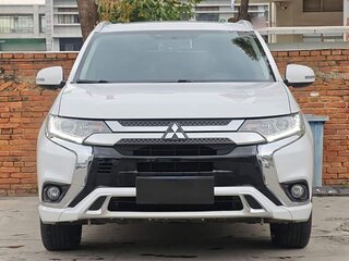 2022 Mitsubishi Outlander III Рестайлинг 3, белый, 2210000 рублей, вид 2