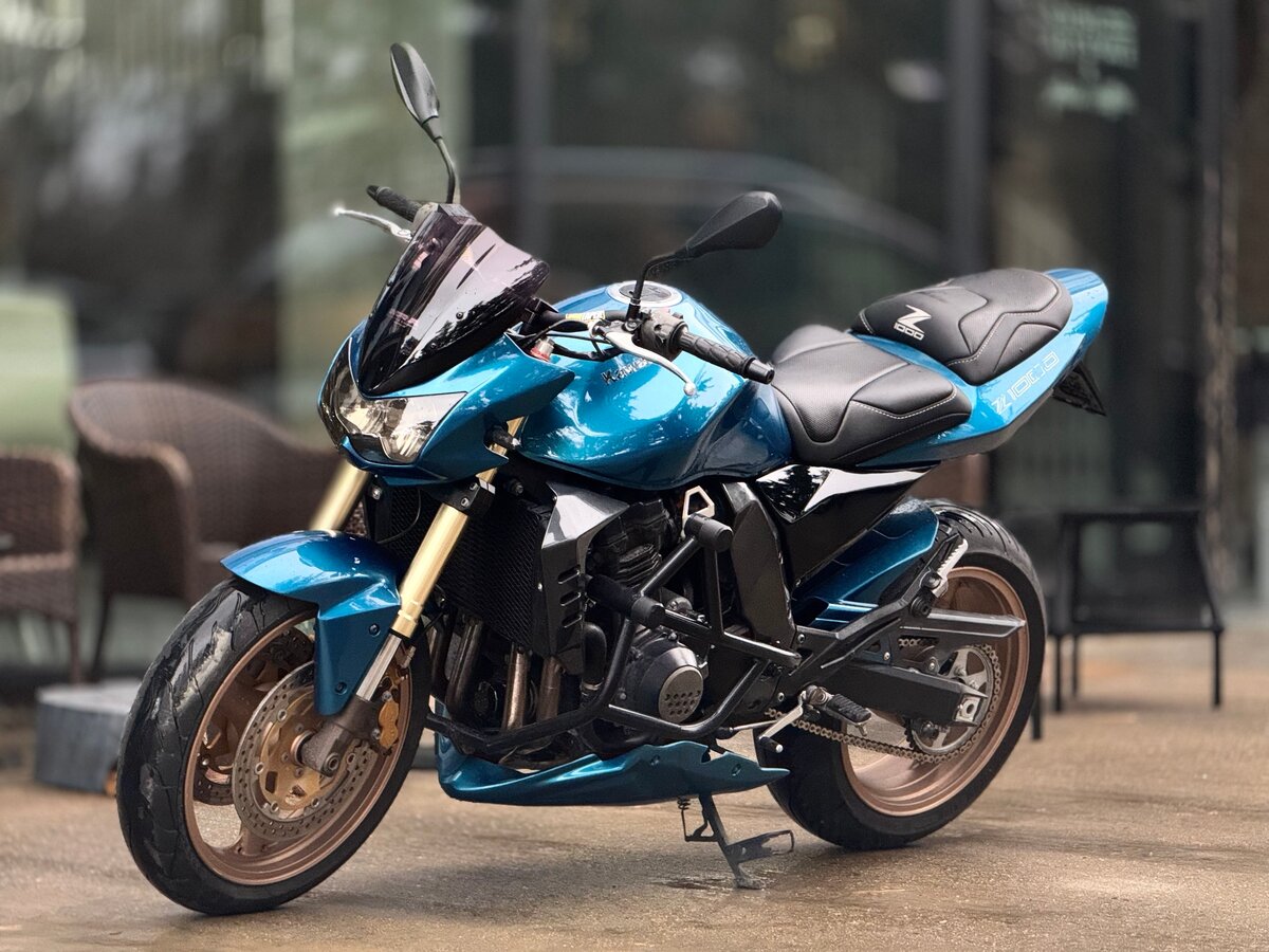 Купить б/у Kawasaki Z 1000 инжектор 6 передач в Сочи: синий naked