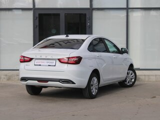 2025 Lada (ВАЗ) Vesta I Рестайлинг (NG), белый, 1612000 рублей, вид 5