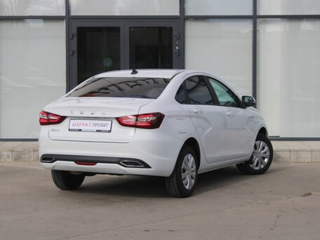2025 Lada (ВАЗ) Vesta I Рестайлинг (NG), белый, 1612000 рублей, вид 5